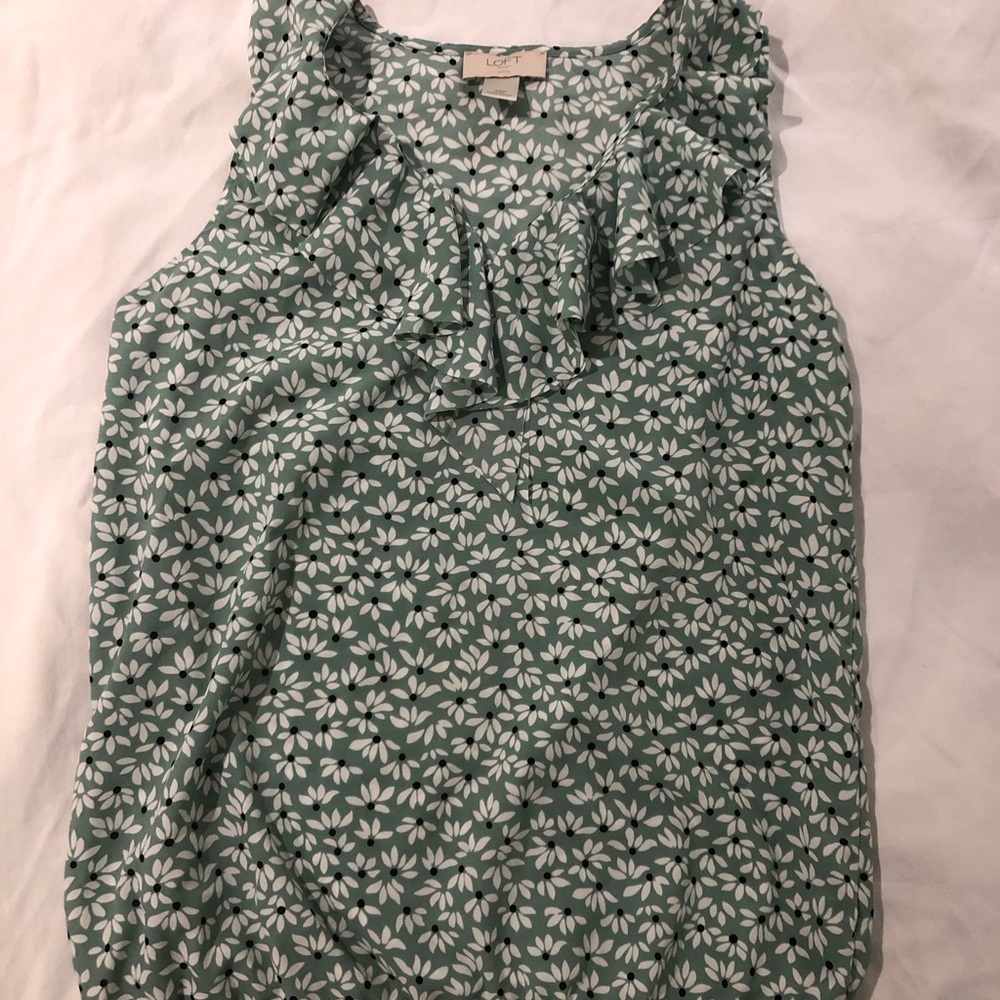 LOFT flowery dressy top